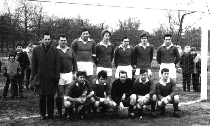 foto van voetbalvereniging S.V. Dieteren uit 1968 met het eerste elftal                       Met dank aan: Albert Mostard