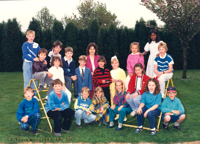 Klassefoto 1986-1987 groep 5 en 6