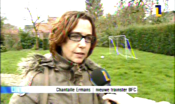 Chantalle Ermans tijdens uitzending L1 als nieuwe trainster BFC uit Beek