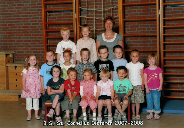 Klassefoto 2007/2008 groep 1 en 2        27 mei 2008