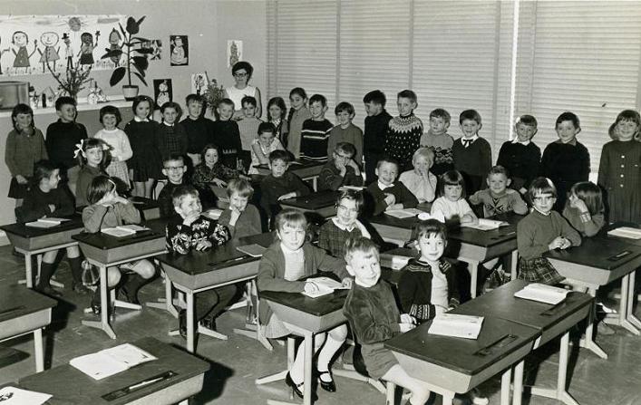 klassefoto waarschijnlijk klas 2 en 3 uit 1967