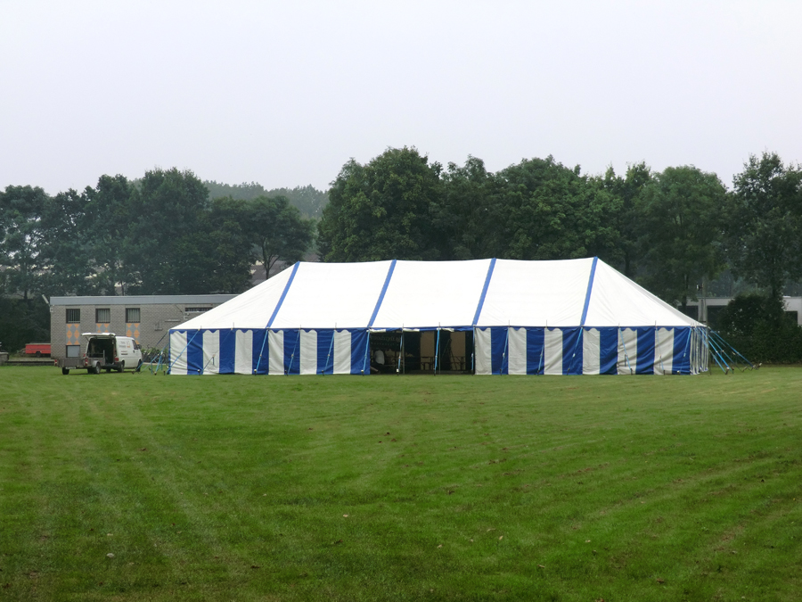 De tent is opgebouwd