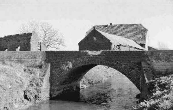 Dieterdermolen met oude brug ---  met dank aan: Dhr. M. Mostard