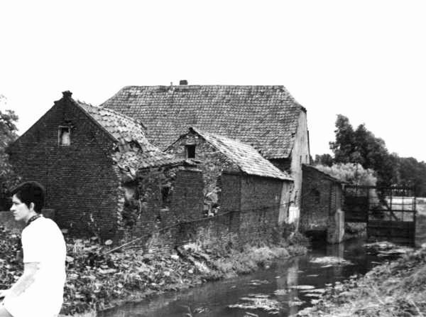 Dieterdermolen in verval ---  met dank aan: Dhr. M. Mostard