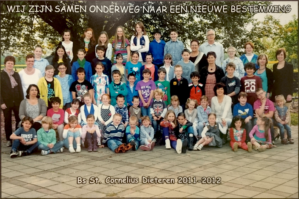 Klassefoto 2011/2012 groep 1-8