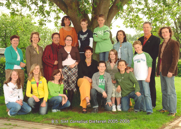 Klassefoto jaargang 2005-2006 groep 8