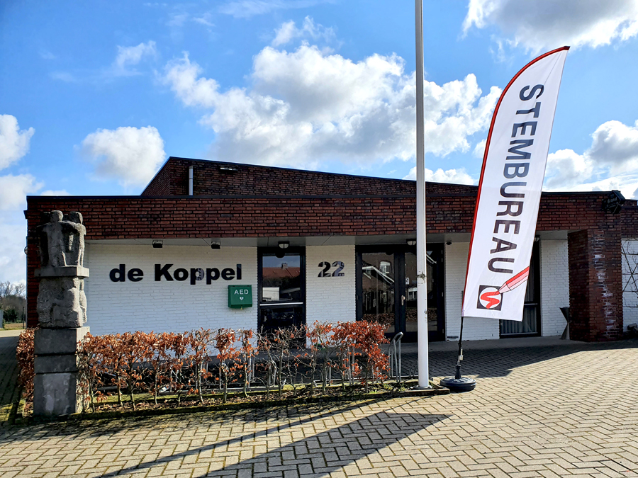 Verkiezingsbord in Deetere