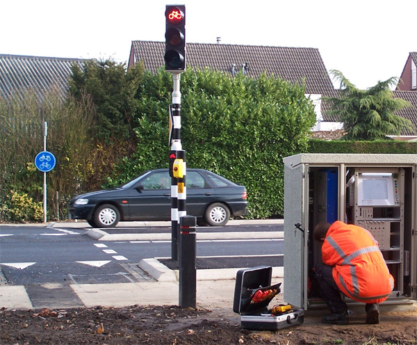 Technicus sluit tovergroen aan op VRI.